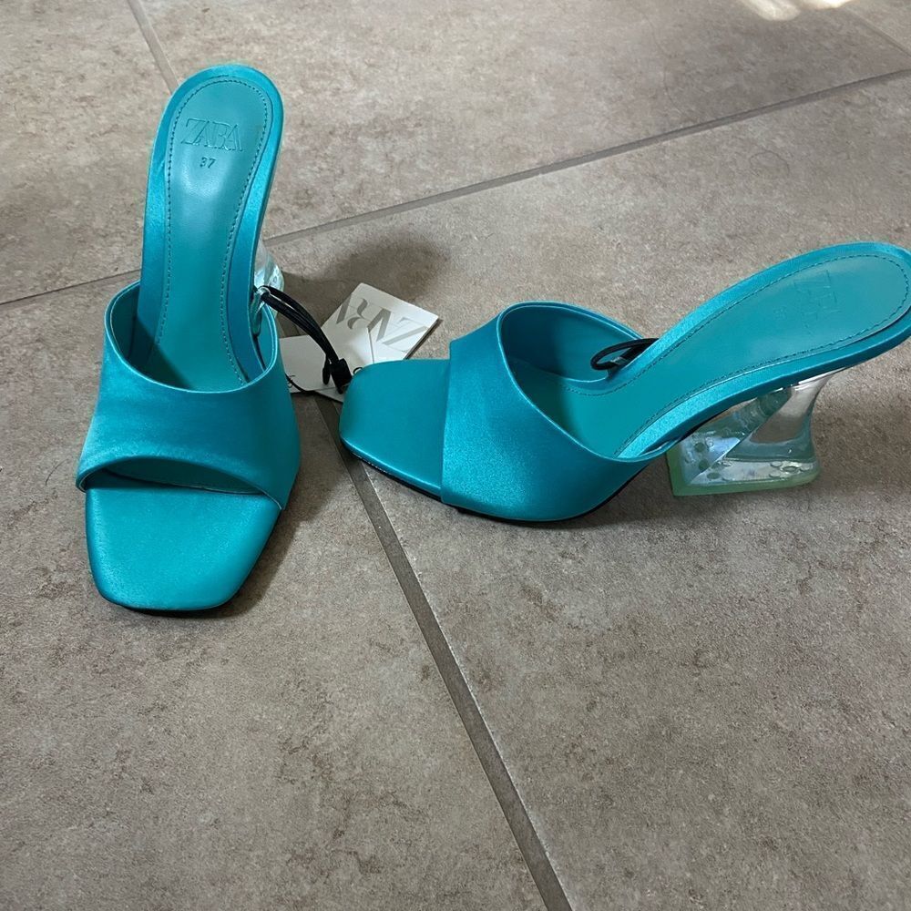 Zara Blue Clear Block Heels - Picture 8 of 8